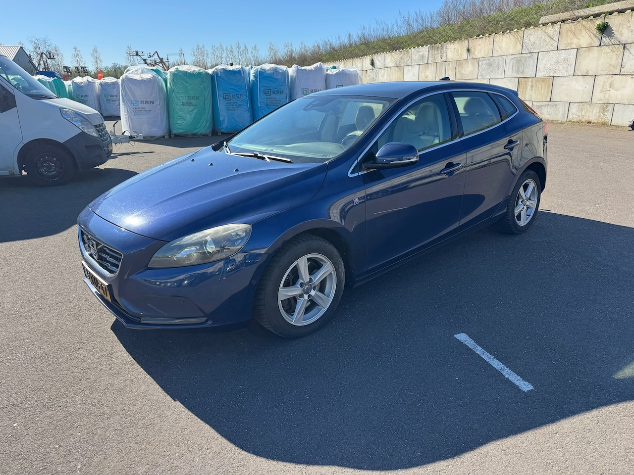 Volvo V40 - 2.0 D4 Ocean Race Business / pano / navi - AutoWereld.nl