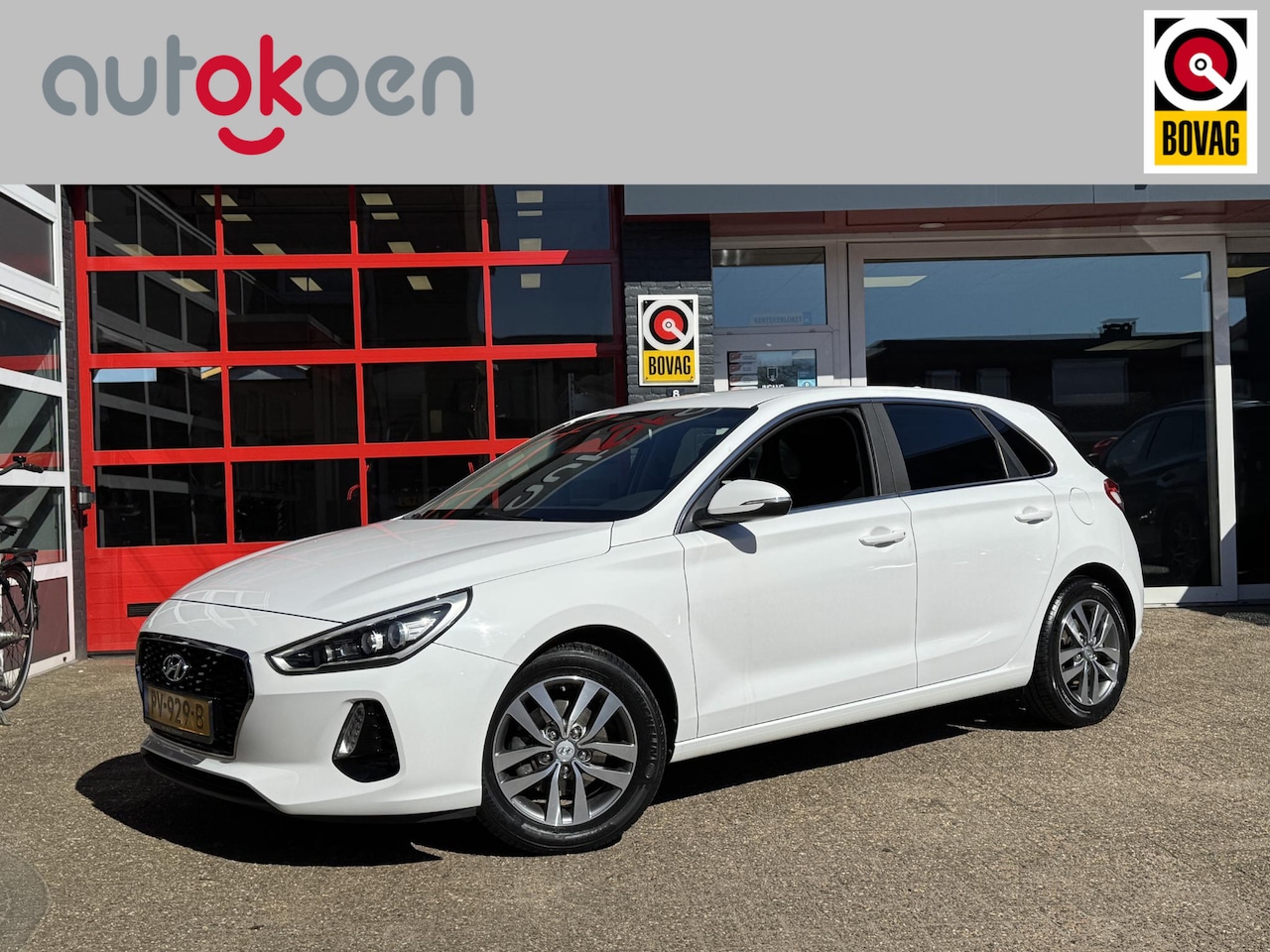 Hyundai i30 - 1.0 T-GDI First Edition *NIEUWSTAAT/CAMERA/CRUISE* - AutoWereld.nl
