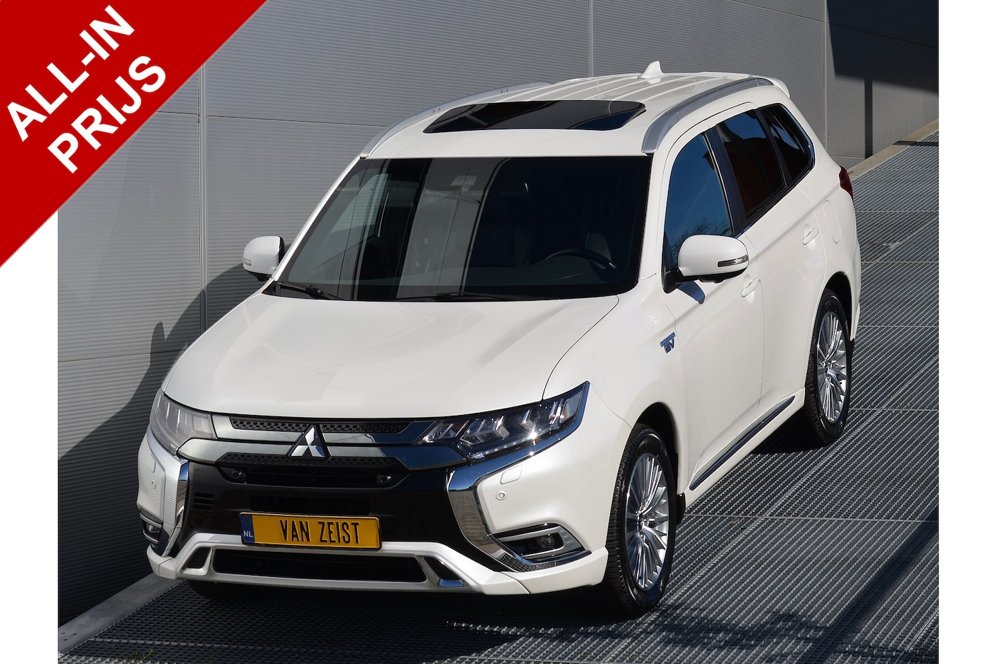 Mitsubishi Outlander - PHEV 2.4 INSTYLE 4WD | PLUG IN HYBRID | FULL OPTIONS | SoH 78% | SCHUIFDAK | ALL SEASON BA - AutoWereld.nl