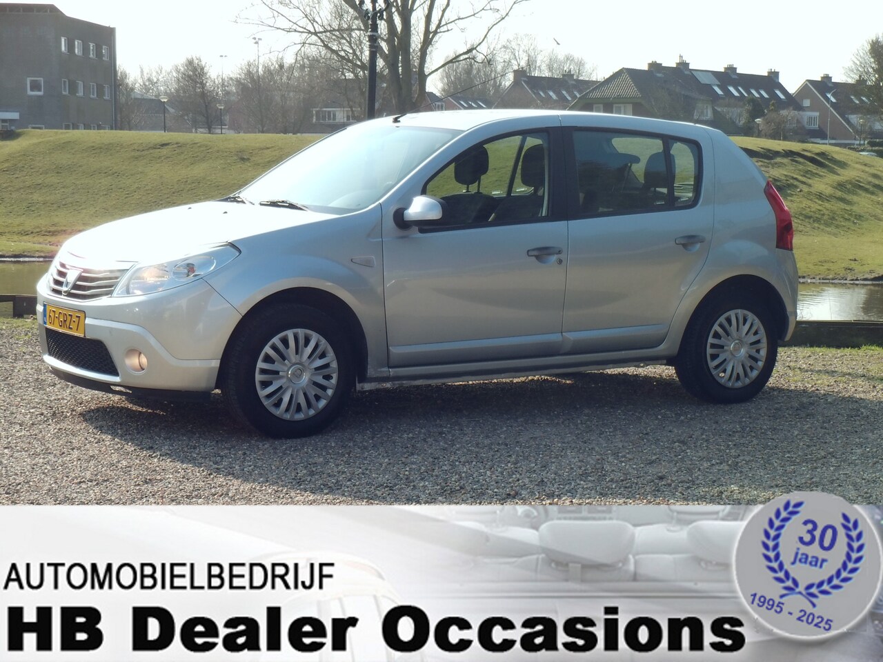 Dacia Sandero - 1.6 Lauréate - Airco - AutoWereld.nl