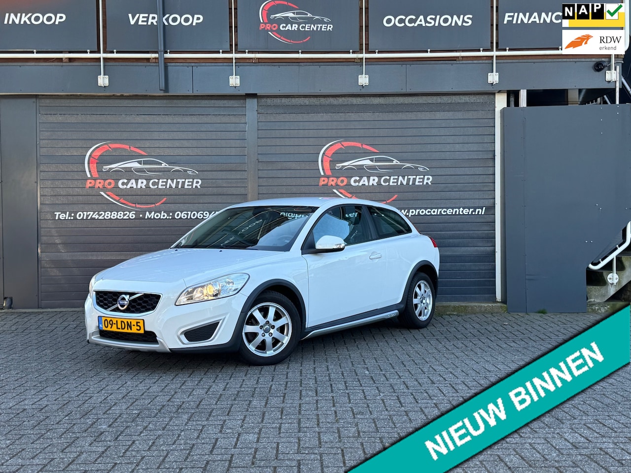 Volvo C30 - 1.6 Kinetic CRUISE|CLIMATE|NAVI|EL.RAMEN|NAP|APK|LMV - AutoWereld.nl