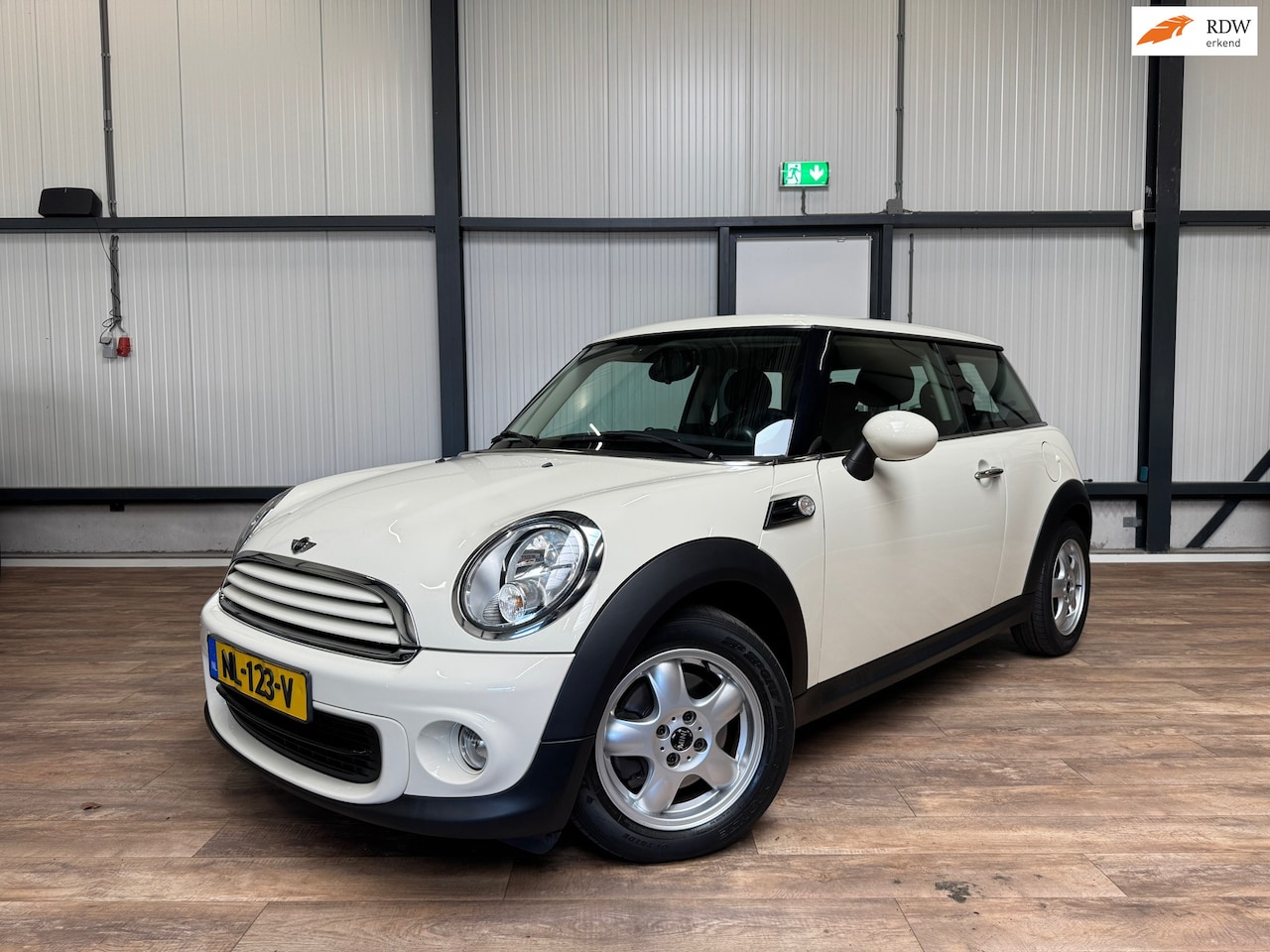 MINI One - Mini 1.6 MINIMALIST Pepper / CLIMA / CRUISE / Stuurwielbediening / 6 versn / - AutoWereld.nl