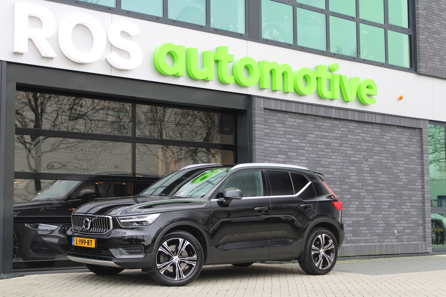 Volvo XC40 - 1.5 T5 Recharge Inscription | NAP! | ACC | STOEL+STUURVERWARMING | CAMERA | KEYLESS | CARP - AutoWereld.nl