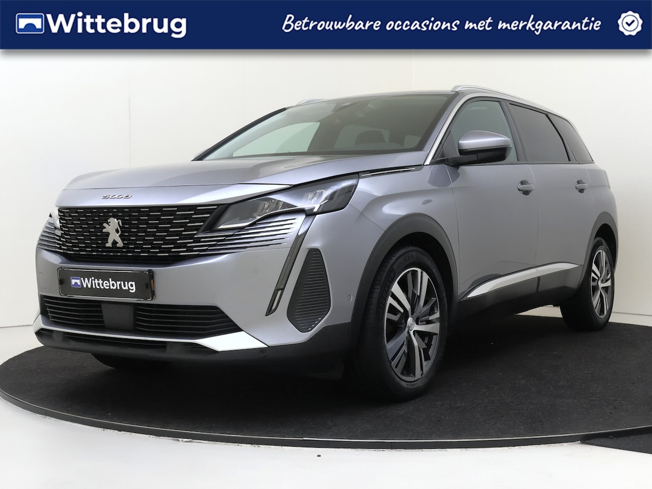 Peugeot 5008 - 1.2 PureTech 130PK Blue Lease Allure automaat | Navigatie | half leder - AutoWereld.nl