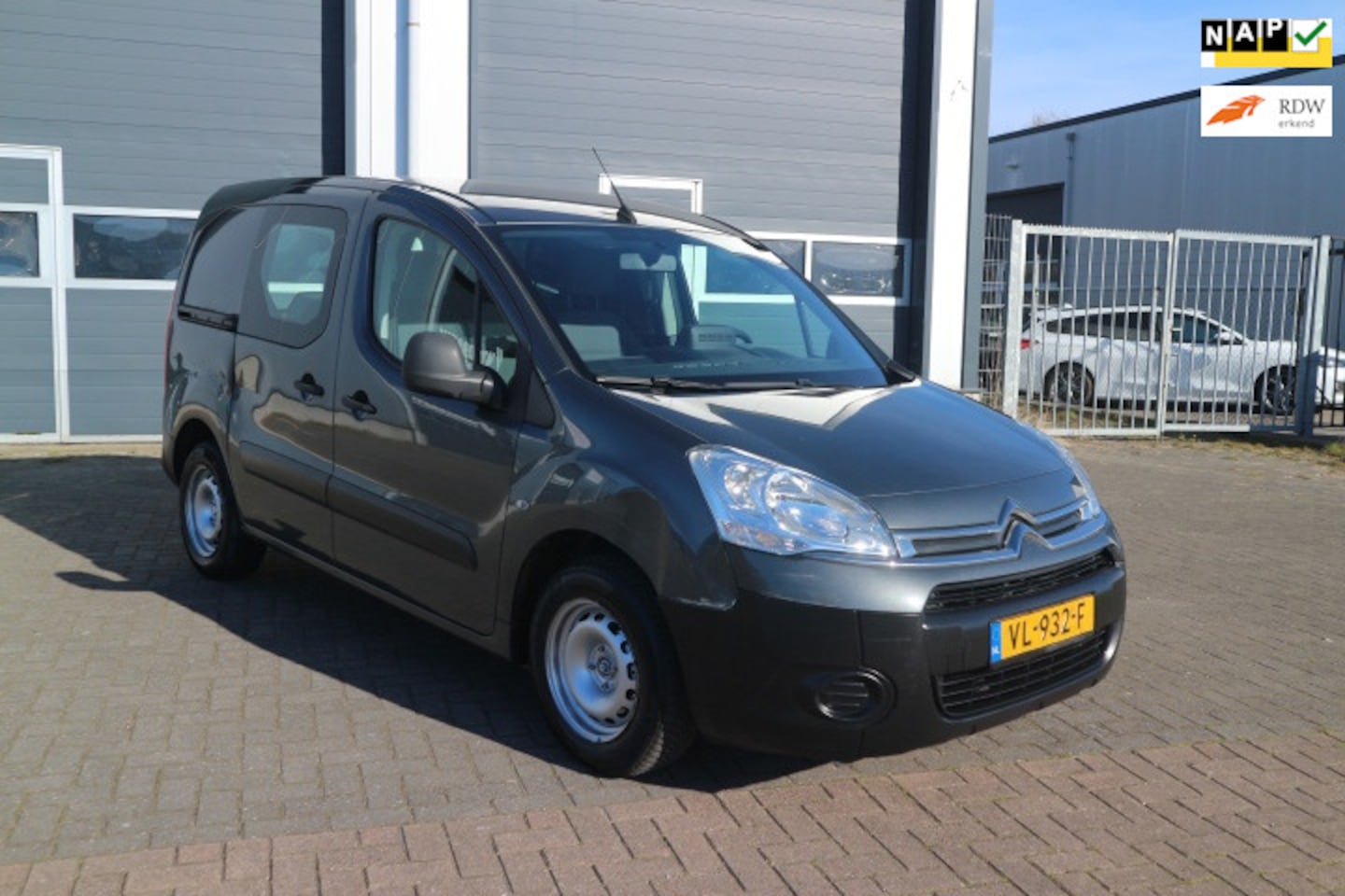 Citroën Berlingo - 1.6 HDI 500 Club Economy 3 zitter - AutoWereld.nl