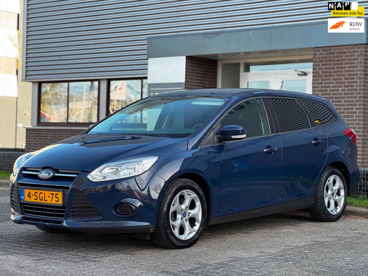 Ford Focus Wagon - 1.0 EcoBoost Trend|AIRCO IJSKOUD|LAGE KM MET NAP|DEALERONDERH|2XSLEUTELS|AUTO RIJD SUPER F - AutoWereld.nl