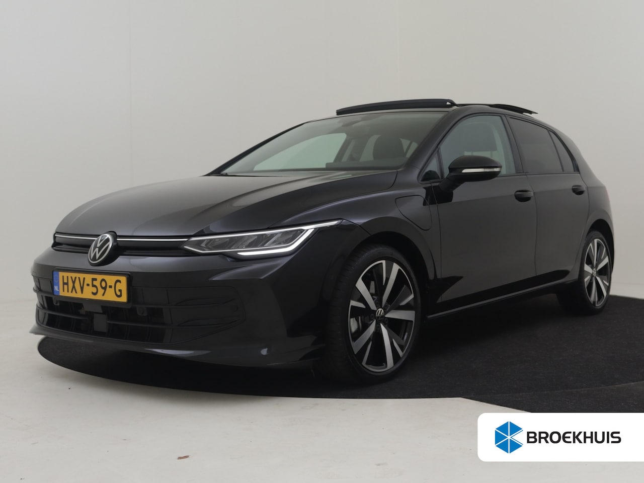 Volkswagen Golf - 1.5 eHybrid Life Edition 204Pk DSG/AUTO | Glazen panorama-dak | Achteruitrijcamera | Apple - AutoWereld.nl