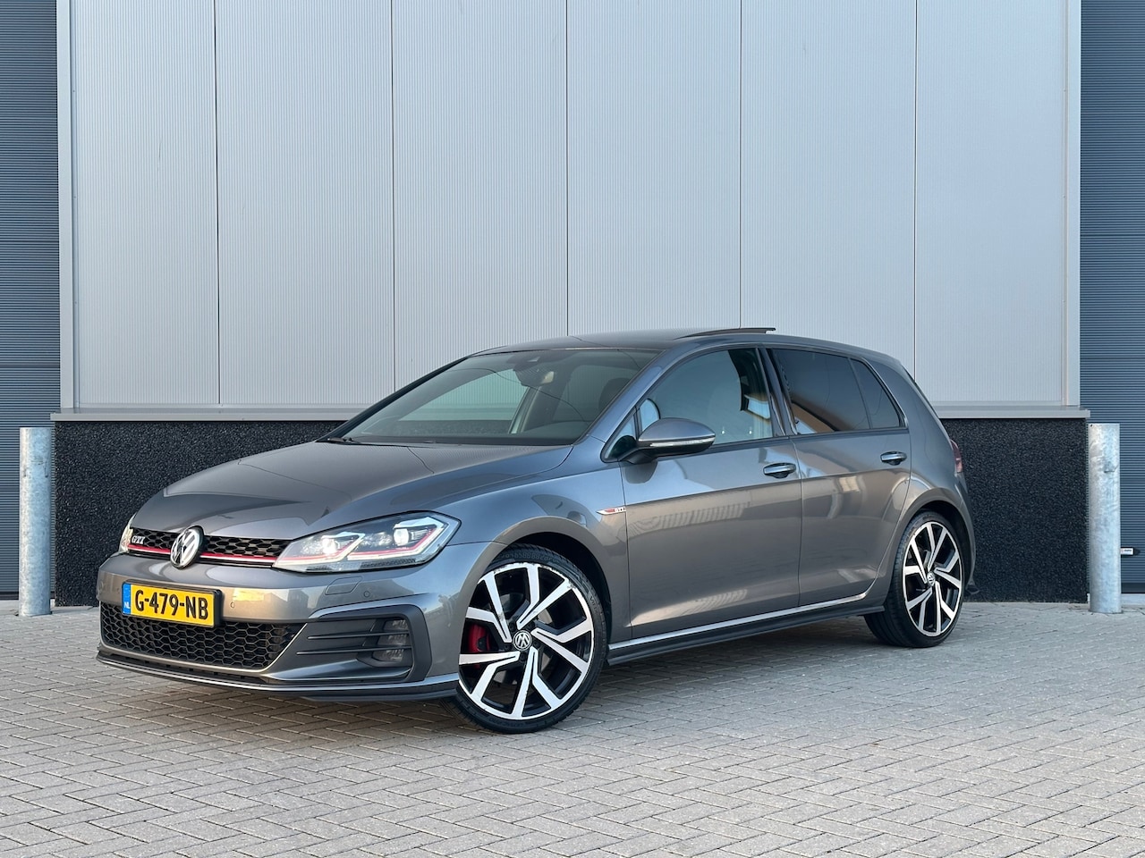 Volkswagen Golf - 2.0 TSI GTI Performance Aut Pano Virtual Cam Carplay - AutoWereld.nl