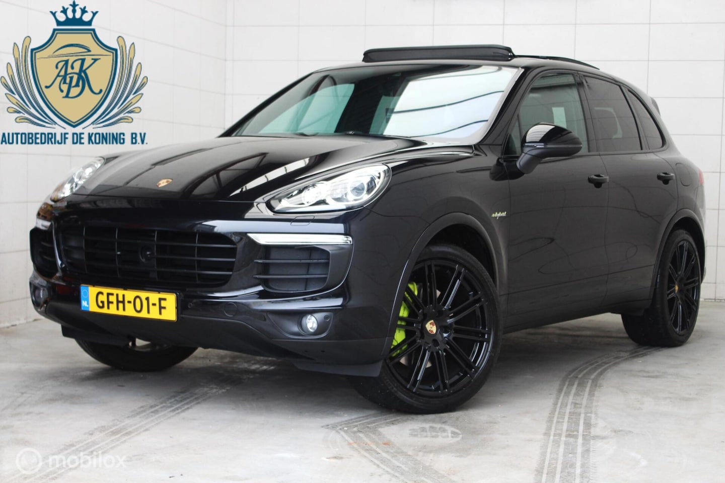 Porsche Cayenne - 3.0 S E-Hybrid Platinum Pano,ACC,Luchtvering - AutoWereld.nl