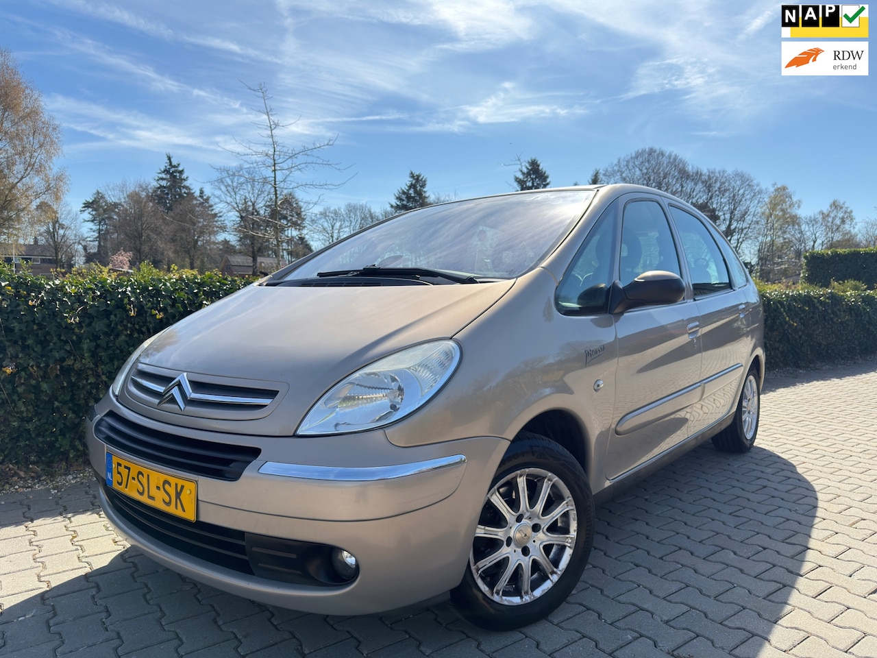 Citroën Xsara Picasso - 1.6i-16V Caractère 1.6i-16V Caractère , Clima / Cruise / Elec.Pakket / Isofix / 15" Lm Velgen / Trekhaak. - AutoWereld.nl