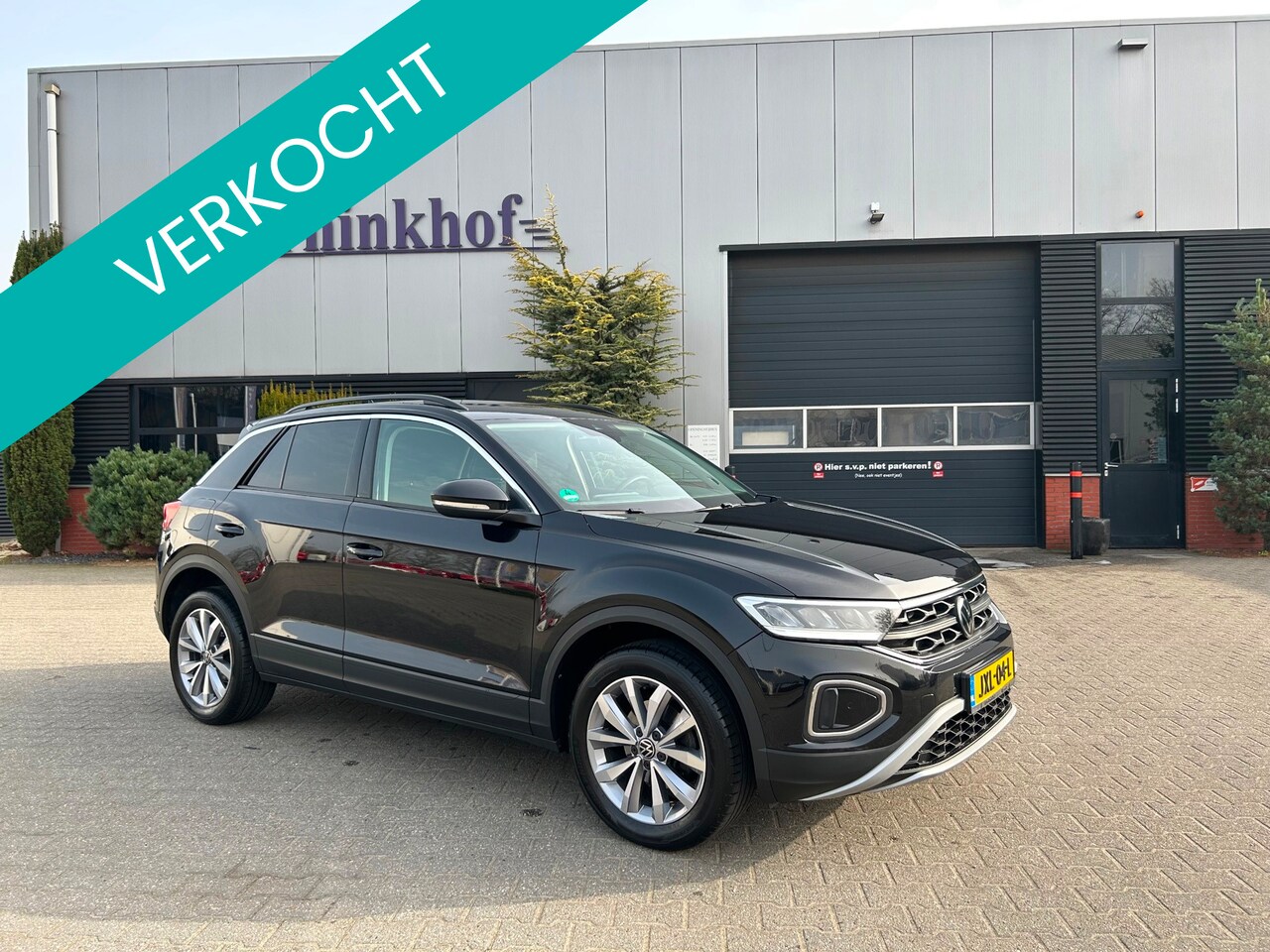 Volkswagen T-Roc - 1.5 TSI Life Business 1.5 TSI Life Business, Adaptive cruise, virtual cockpit, carplay, stoelverw. - AutoWereld.nl