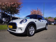 MINI Cooper - 5-Deurs (f55) 1.5 136pk Airco Navi Apps Cruise NL-Auto Mooi