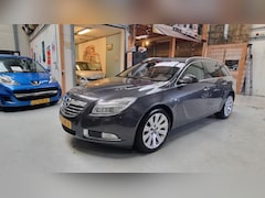 Opel Insignia Sports Tourer - 2.0 T Cosmo 4x4 Leer, Navi, 220 PK, 19" LMV, Panoramadak,