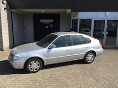 Toyota Corolla - 1.6 VVT-i Terra / 5 DEUREN / AIRCO / APK OK / METALLIC
