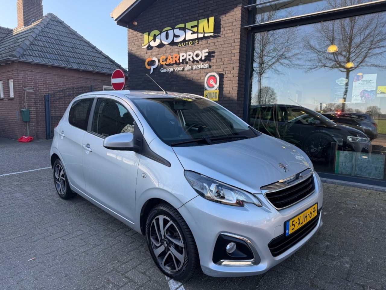 Peugeot 108 - 1.2 VTi Allure 1.2 VTI ALLURE - AutoWereld.nl