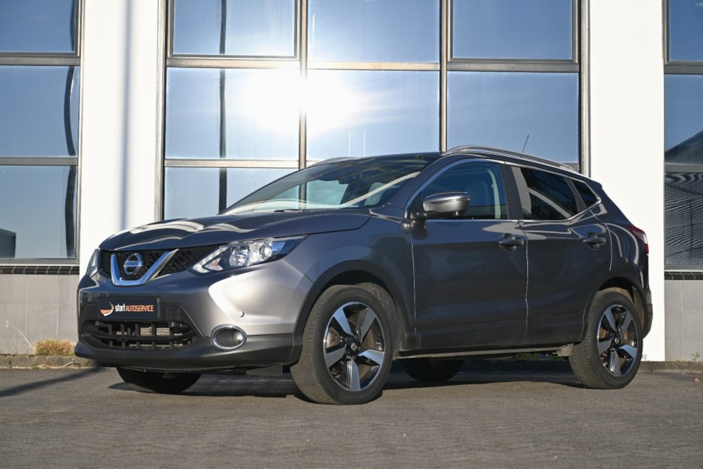 Nissan Qashqai - 1.2 Connect Pano 360 Cam Navi Cruise - AutoWereld.nl