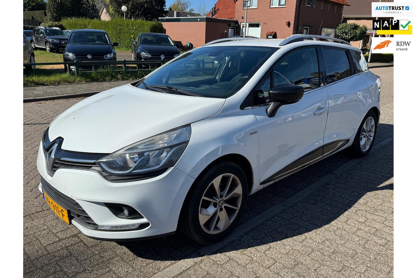 Renault Clio Estate - 0.9 TCe Limited - Lichte schade - Export - AutoWereld.nl