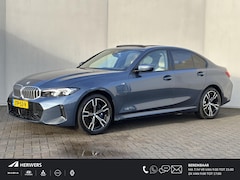 BMW 3-serie - 330e M Sport / RIJKLAAR / Fabrieksgarantie tot 11-2027 / Harman Kardon Premium Audio / Ele