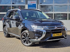 Mitsubishi Outlander - 2.0 PHEV Executive Edition|New-Type|Trekhaak|Camera|Clima|Cruise|PDC|