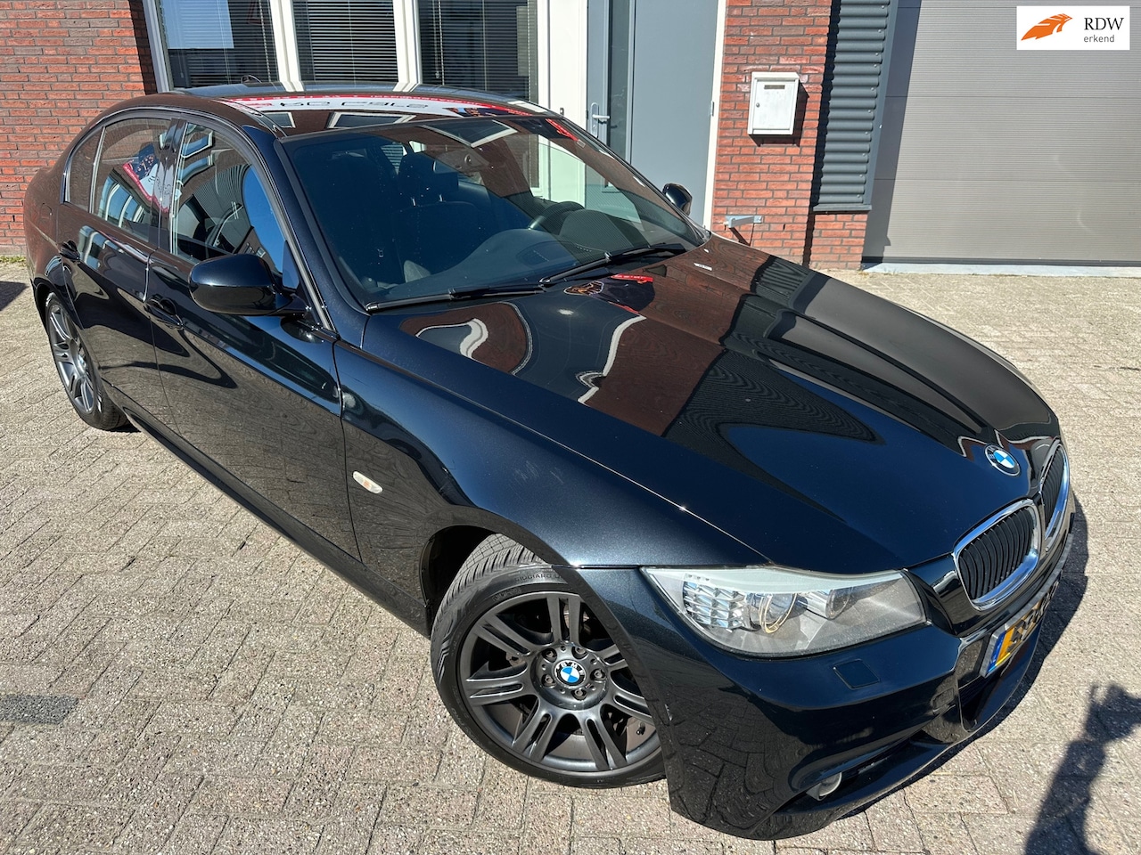 BMW 3-serie - 320i M Sport Edition / Navi / PDC / NAP / Clima / Cruise / 17 inch - AutoWereld.nl