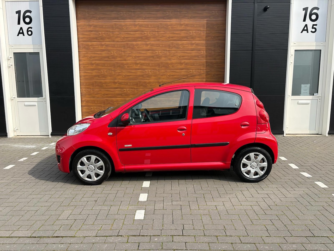 Peugeot 107 - 1.0-12V l 1E EIGENAAR l AUTOMAAT l DEALER ONDERHOUDEN - AutoWereld.nl