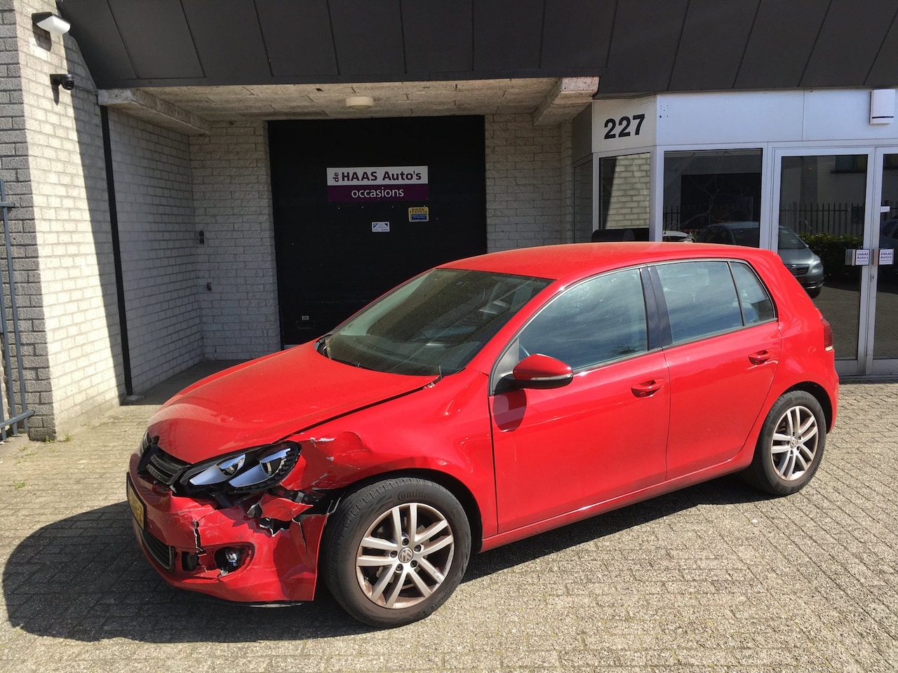 Volkswagen Golf - 1.2 TSI Highline BlueMotion / CLIMA / NAVI / KM+NAP / VOORSCHADE - AutoWereld.nl
