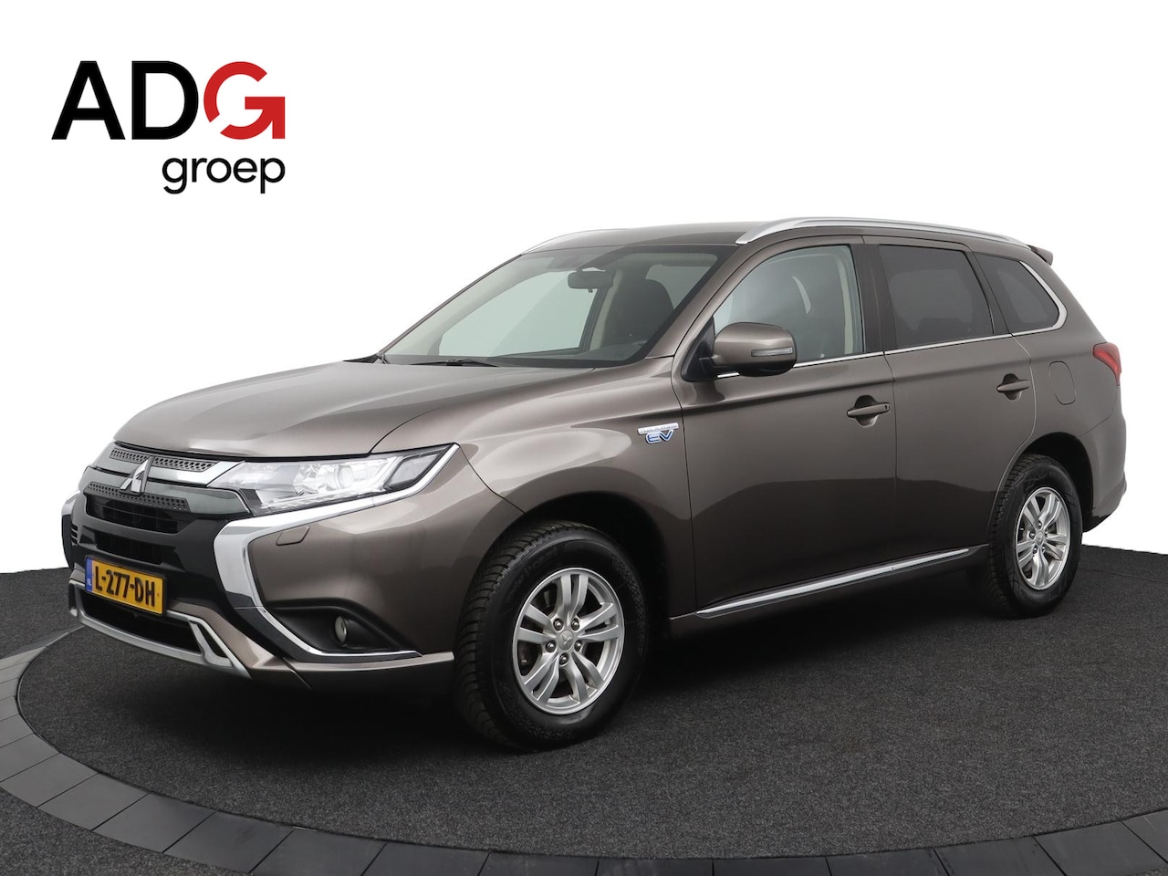 Mitsubishi Outlander - 2.4 PHEV Pure | Parkeercamera | Keyless Entry/start | Climate Control | Cruise-Control - AutoWereld.nl