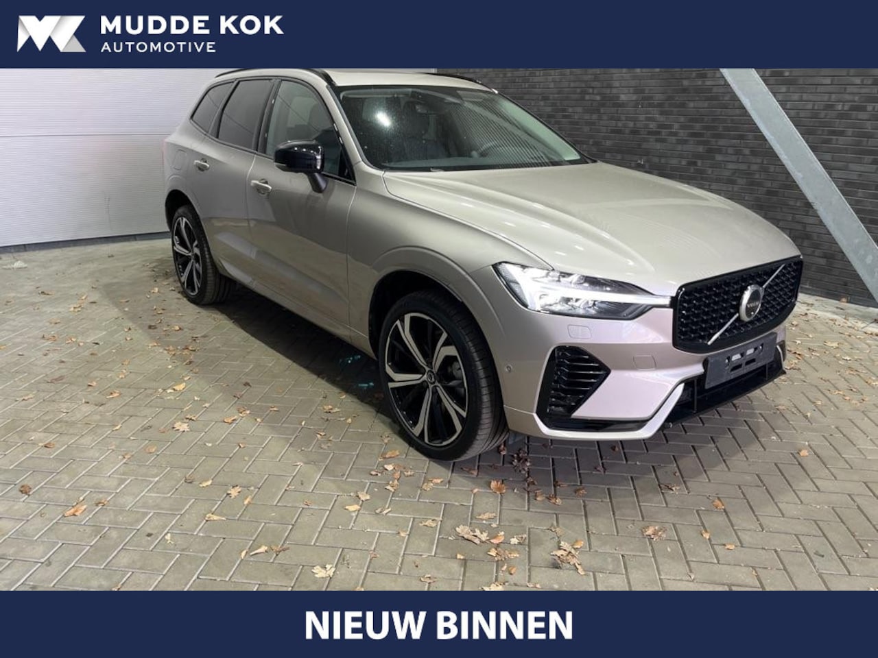 Volvo XC60 - T8 Plug-in hybrid Ultra Dark | Luchtvering | Bowers&Wilkins | Massage | 360° Camera | Head - AutoWereld.nl