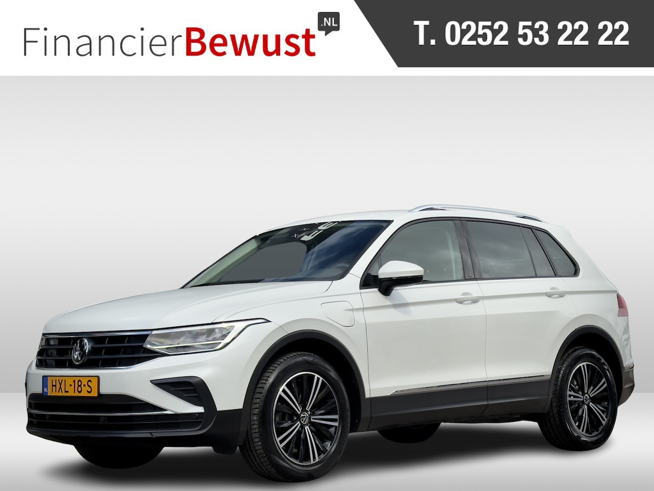 Volkswagen Tiguan - 1.4 TSI AUT6 eHYBRID R-LINE + NW-MODEL VOL-LEDER DIGI-DASH AIRCO IQ-DRIVE PARK-ASSIST LED - AutoWereld.nl