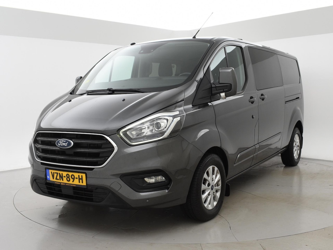 Ford Transit Custom - 2.0 TDCI 130 PK AUT. L2H1 DUBBEL CABINE LIMITED | 2 SCHUIFDEUREN | TREKHAAK | CAMERA | STO - AutoWereld.nl