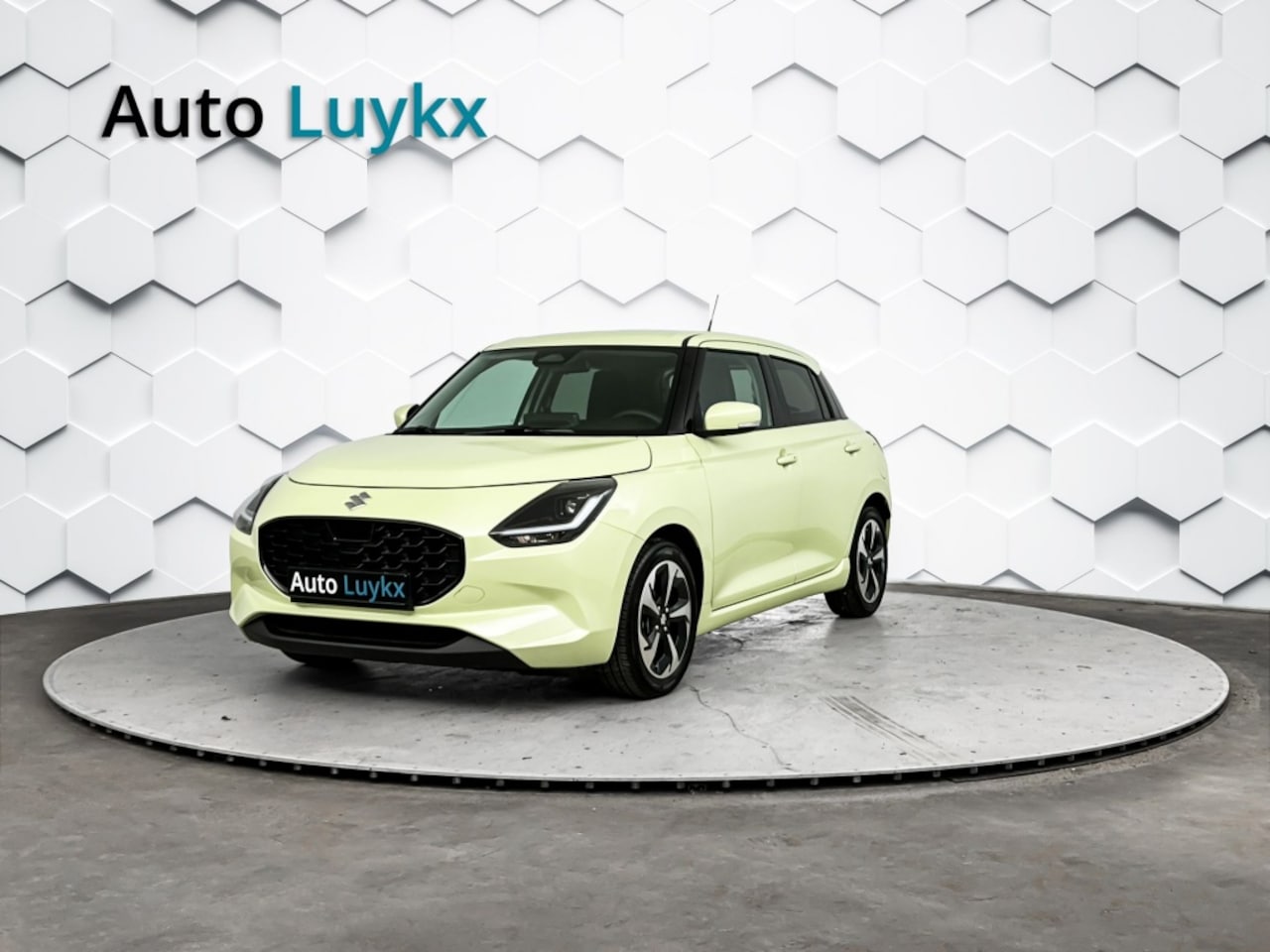 Suzuki Swift - 1.2 Style Smart Hybrid Automaat | Navigatie | Apple Carplay/Android Auto | Adaptieve Cruis - AutoWereld.nl