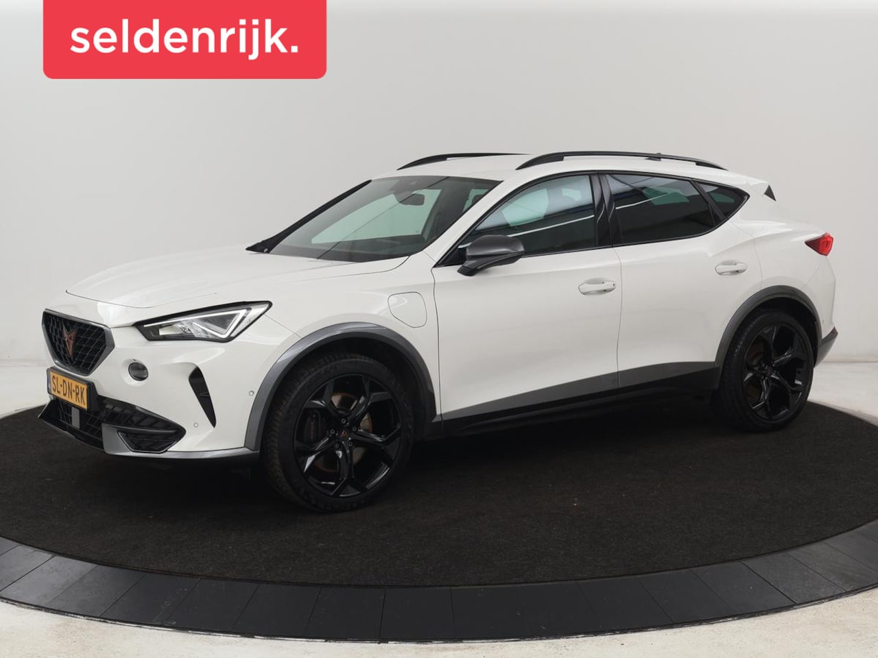 CUPRA Formentor - 1.4 eHybrid VZ | 245pk | Stoelverwarming | Adaptive cruise | Memory | Camera | Navigatie | - AutoWereld.nl