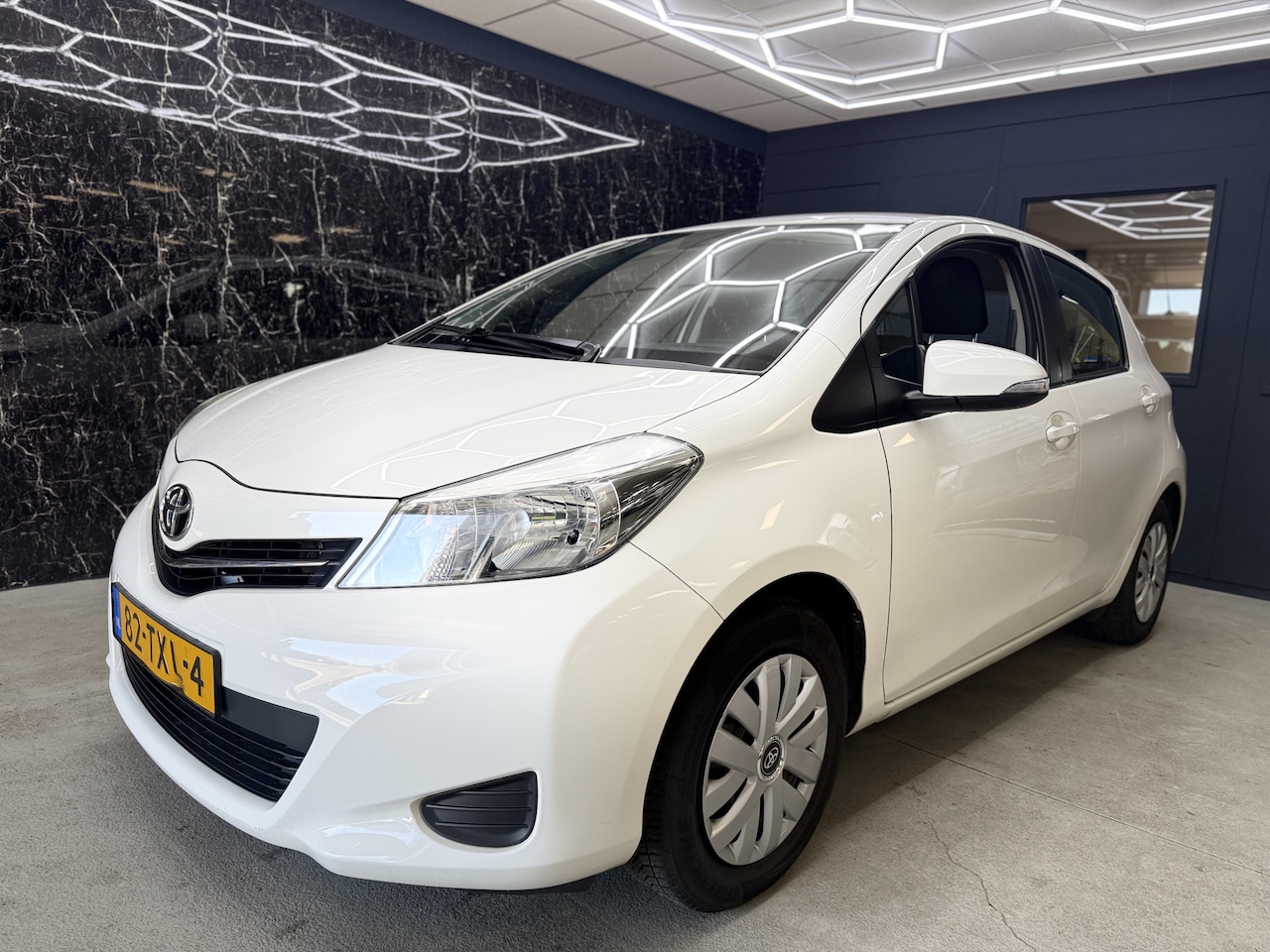 Toyota Yaris - 1.0 VVT-i Aspiration 1.0 VVT-i Aspiration - AutoWereld.nl