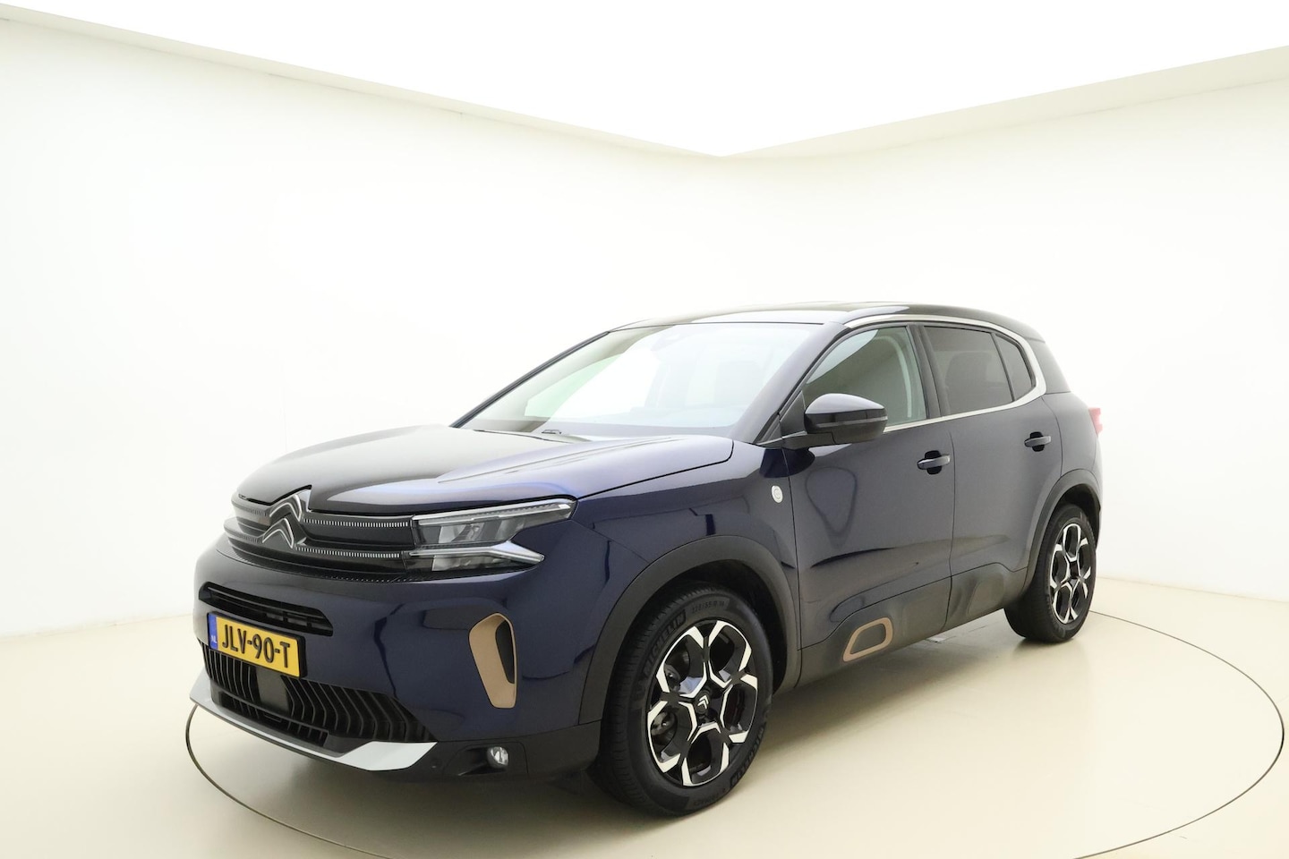 Citroën C5 Aircross - 1.2T 130pk C-Series | PHC Vering | Comfort Seats | Achteruitrijcamera | Navigatie | Climat - AutoWereld.nl