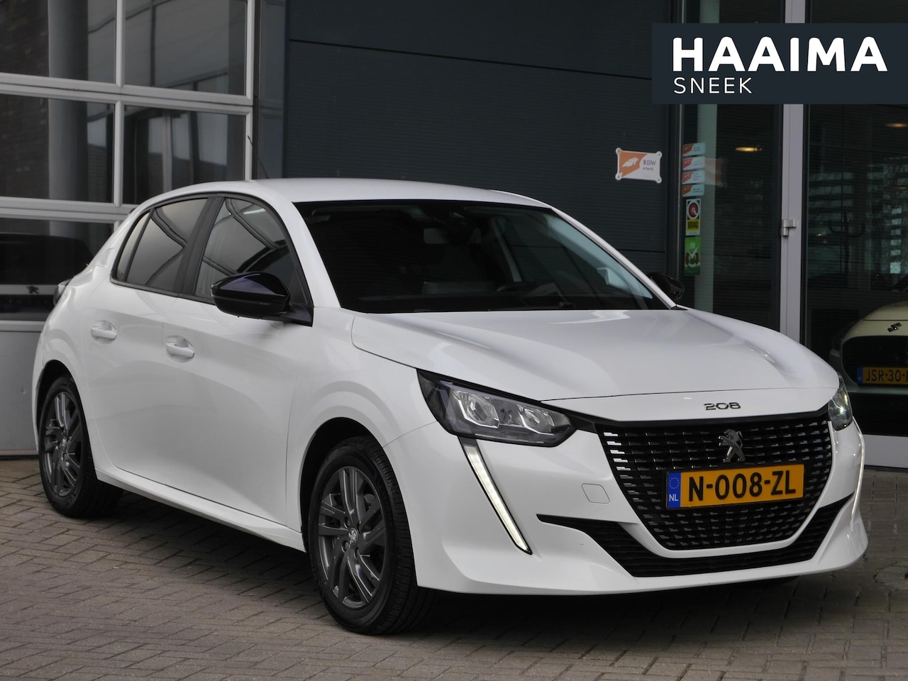 Peugeot 208 - 1.2 PureTech Active Pack | Lichtmetalen velgen | Parkeersensoren achter | Airconditioning - AutoWereld.nl