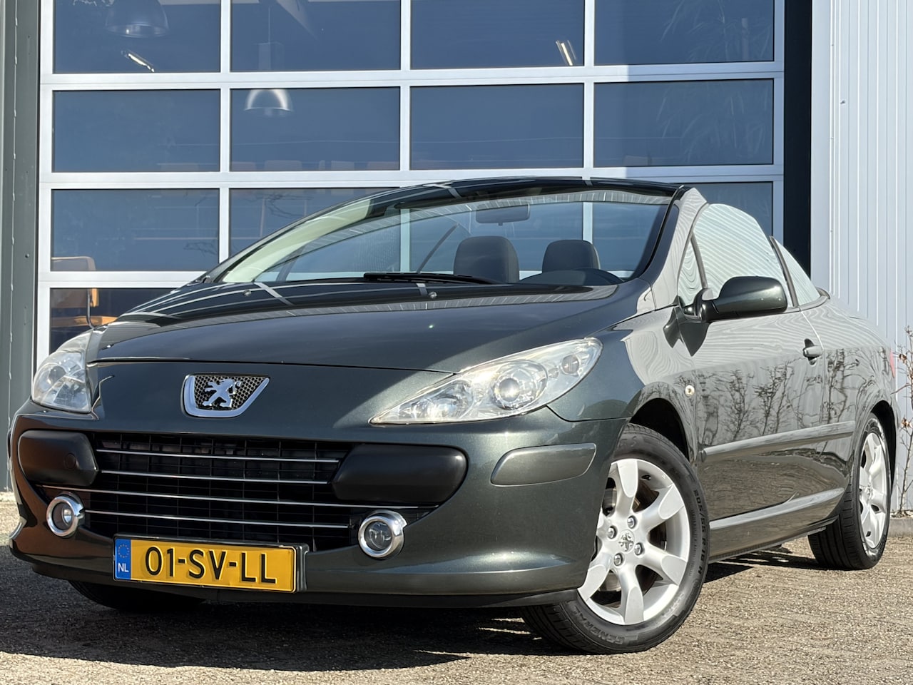Peugeot 307 CC - 1.6-16V 110pk | Ketting vervangen | Cabriolet | Cruise control | Electronic climate contro - AutoWereld.nl