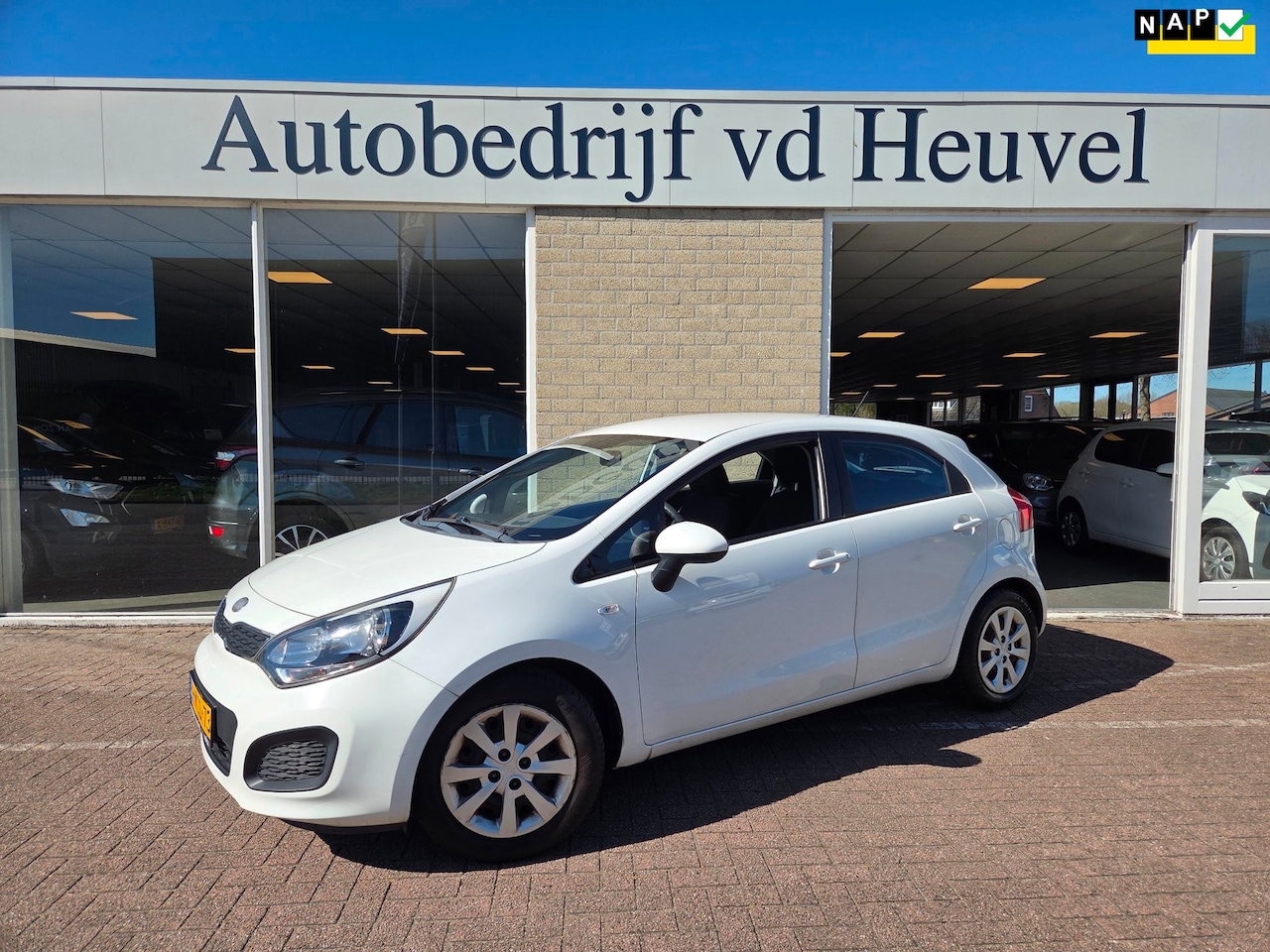Kia Rio - 1.2 CVVT * NAP * Navigatie * Airco * Nieuwe apk * Rijklaar prijs - AutoWereld.nl