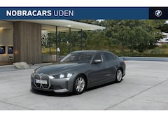 BMW i4 - eDrive40 / Schuif-kanteldak / Achteruitrijcamera / Adaptieve LED / Active Cruise Control /