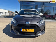 Toyota Yaris - 1.5 Hybrid Style|Bi-Tone