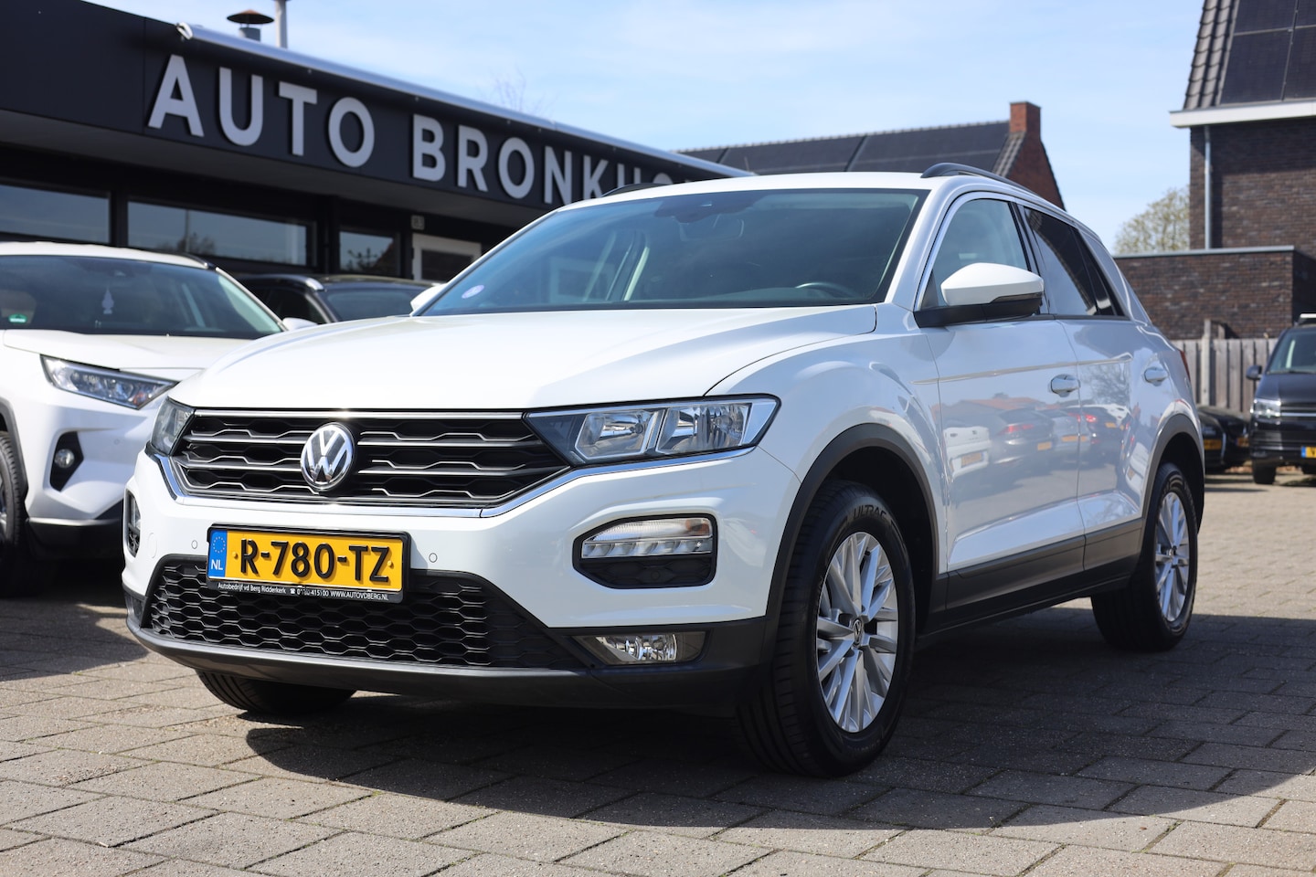 Volkswagen T-Roc - 1.0 TSI STYLE | CLIMA | CRUISE | TREKHAAK - AutoWereld.nl
