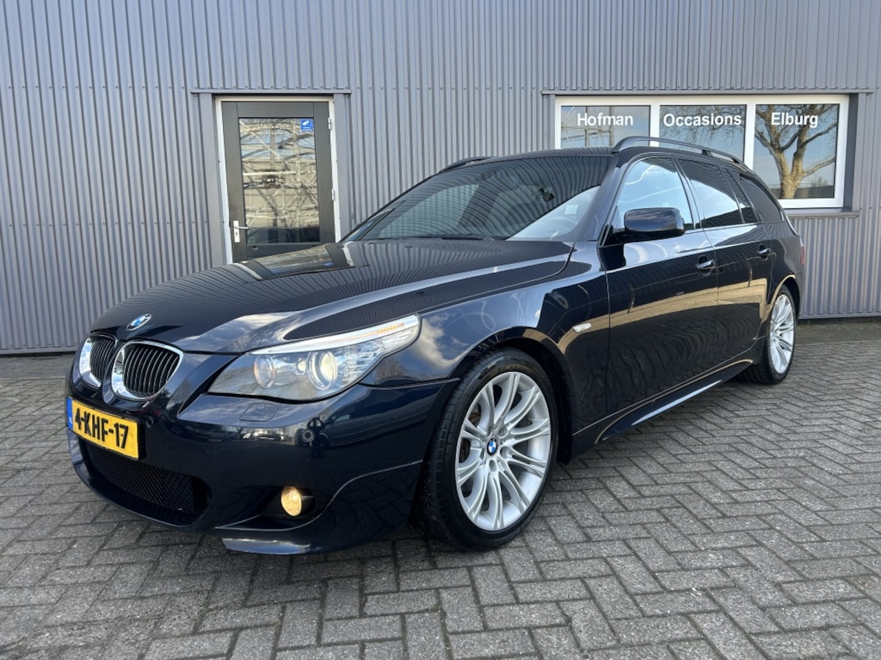 BMW 5-serie Touring - 530d High Executive LCI M-sport PDC APK! - AutoWereld.nl