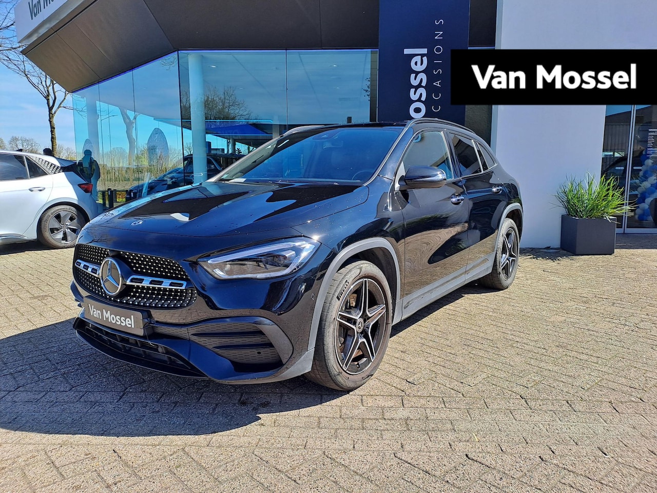 Mercedes-Benz GLA-Klasse - 250 e AMG Line | PANO-SCHUIFDAK | CAMERA | NAVIGATIE | ELEKTRISCHE STOELVERSTELLING | STOE - AutoWereld.nl