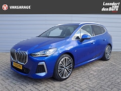 BMW 2-serie Active Tourer - 220i AUTOMAAT | Sensoren | Navigatie | Cruise | 360 Camera | Head-up display | Elektrisch