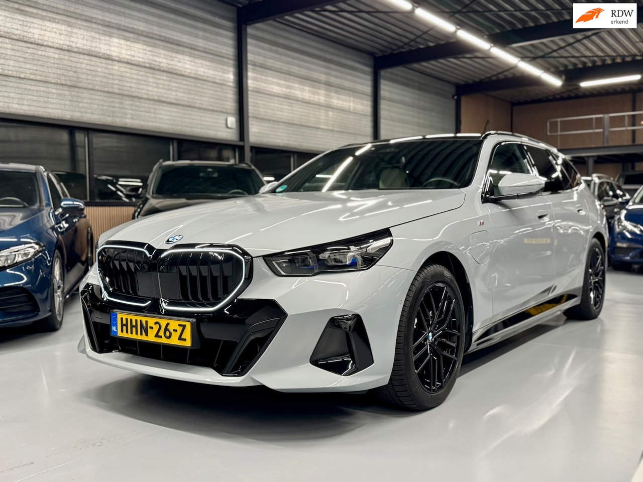 BMW 5-serie Touring - 530e M-SPORT Pano/Harman/Trekhaak/Led - AutoWereld.nl