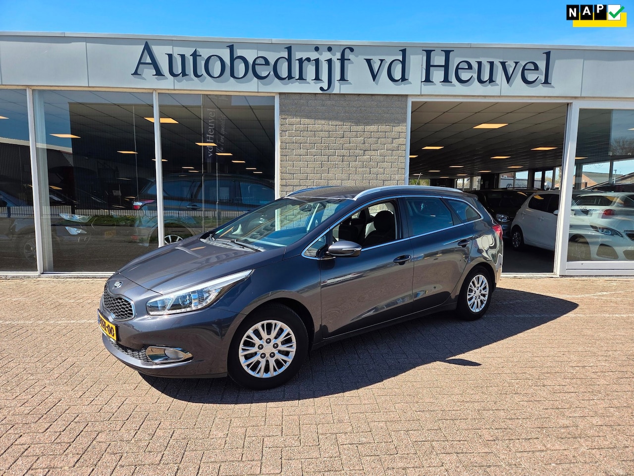 Kia Cee'd Sportswagon - 1.6 GDI Business Pack * NAP *Camera*Navigatie*Trekhaak*PDC*Nieuwe APK*Cruise*Licht/regen S - AutoWereld.nl