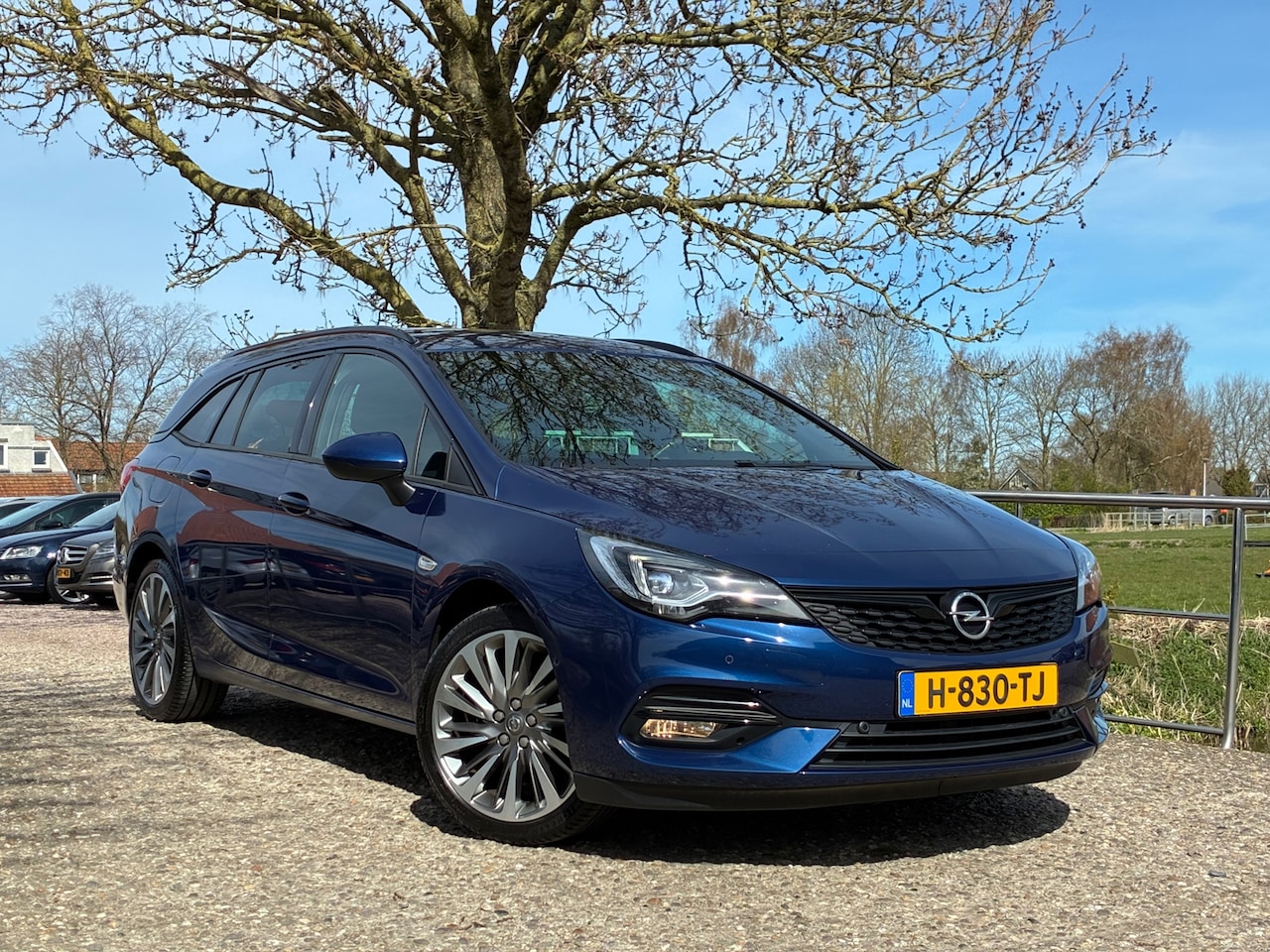 Opel Astra Sports Tourer - 1.2 Launch Edition | 1e Eigenaar + Luxe uitvoering + Goed onderhouden nu € 10.975,-!!! - AutoWereld.nl