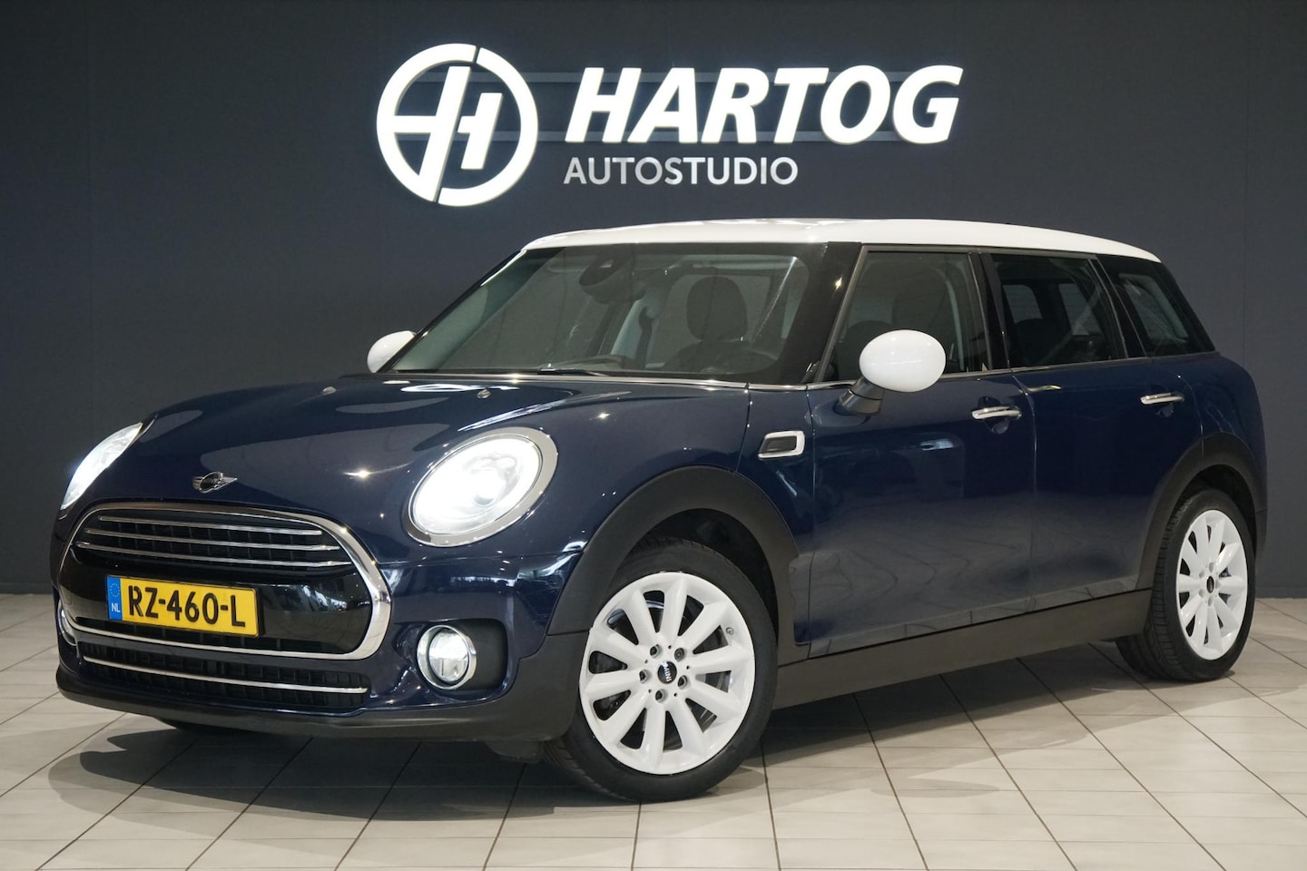 MINI Clubman - Mini 1.5 Cooper Chili Serious Business + LED / ADAPTIEVE SCHOKDEMPERS / CLIMATE CONTROL / - AutoWereld.nl