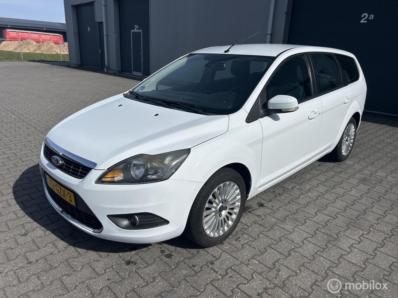 Ford Focus Wagon - 1.6 Ghia loopt en rijd goed vaste prijs - AutoWereld.nl