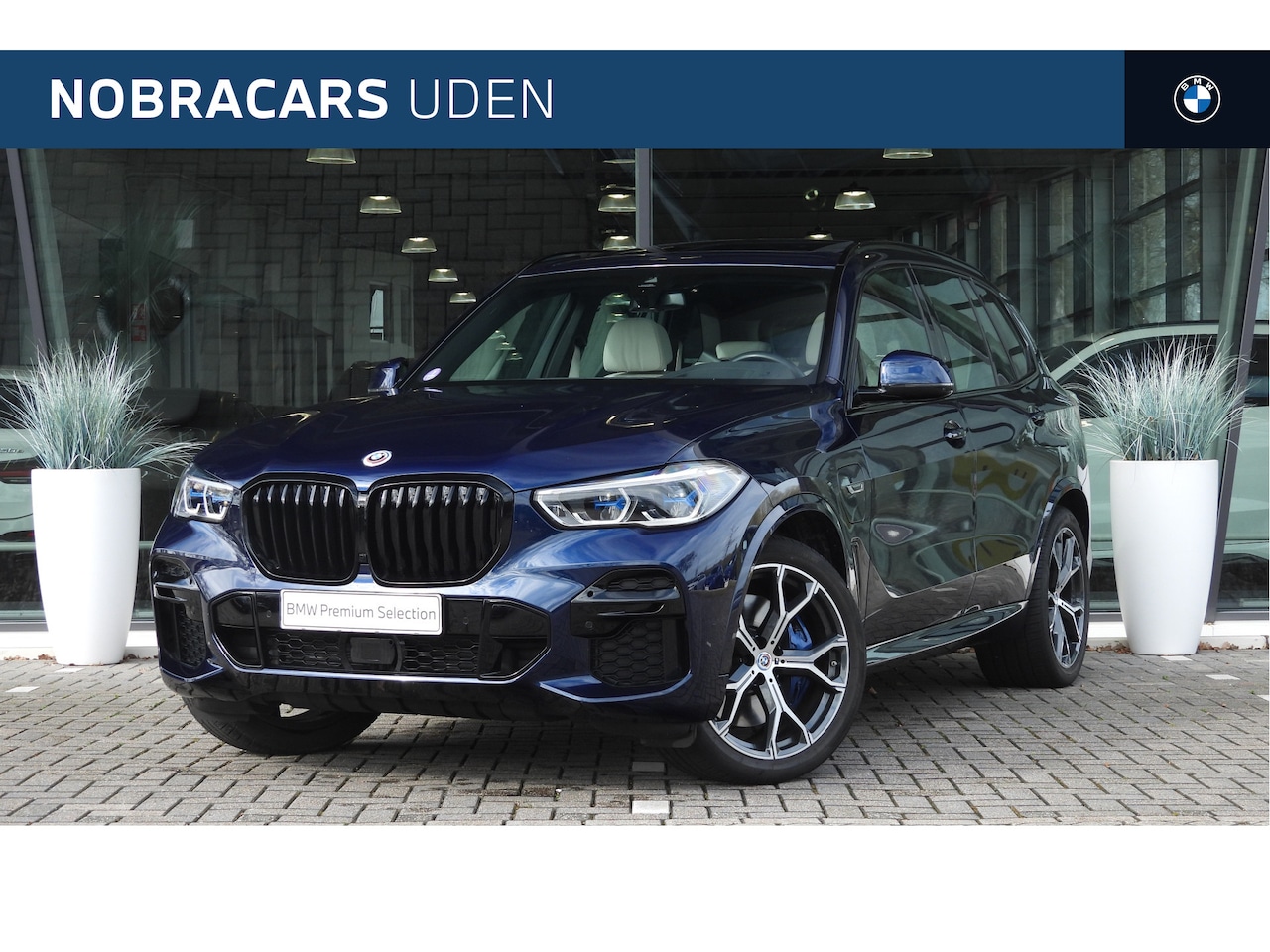 BMW X5 - xDrive45e High Executive M Sport Automaat / Panoramadak / Trekhaak / Laserlight / Achterui - AutoWereld.nl