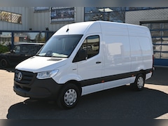 Mercedes-Benz eSprinter - 320 L2H2 Pro 81kWh Snellader, Navigatie, Trekhaak, Winterpakket, Etc